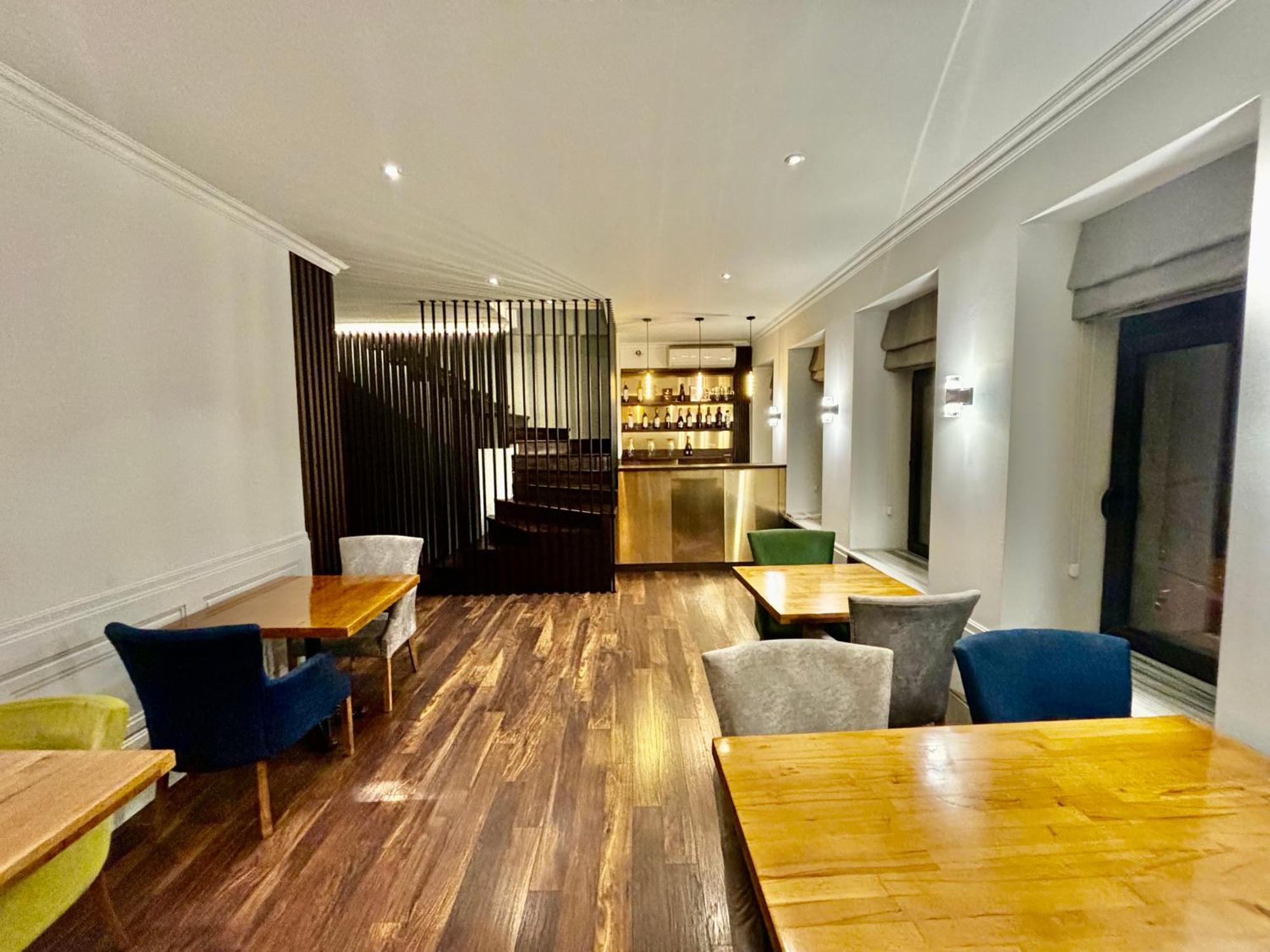 D And D Hotel Tbilisi Ngoại thất bức ảnh