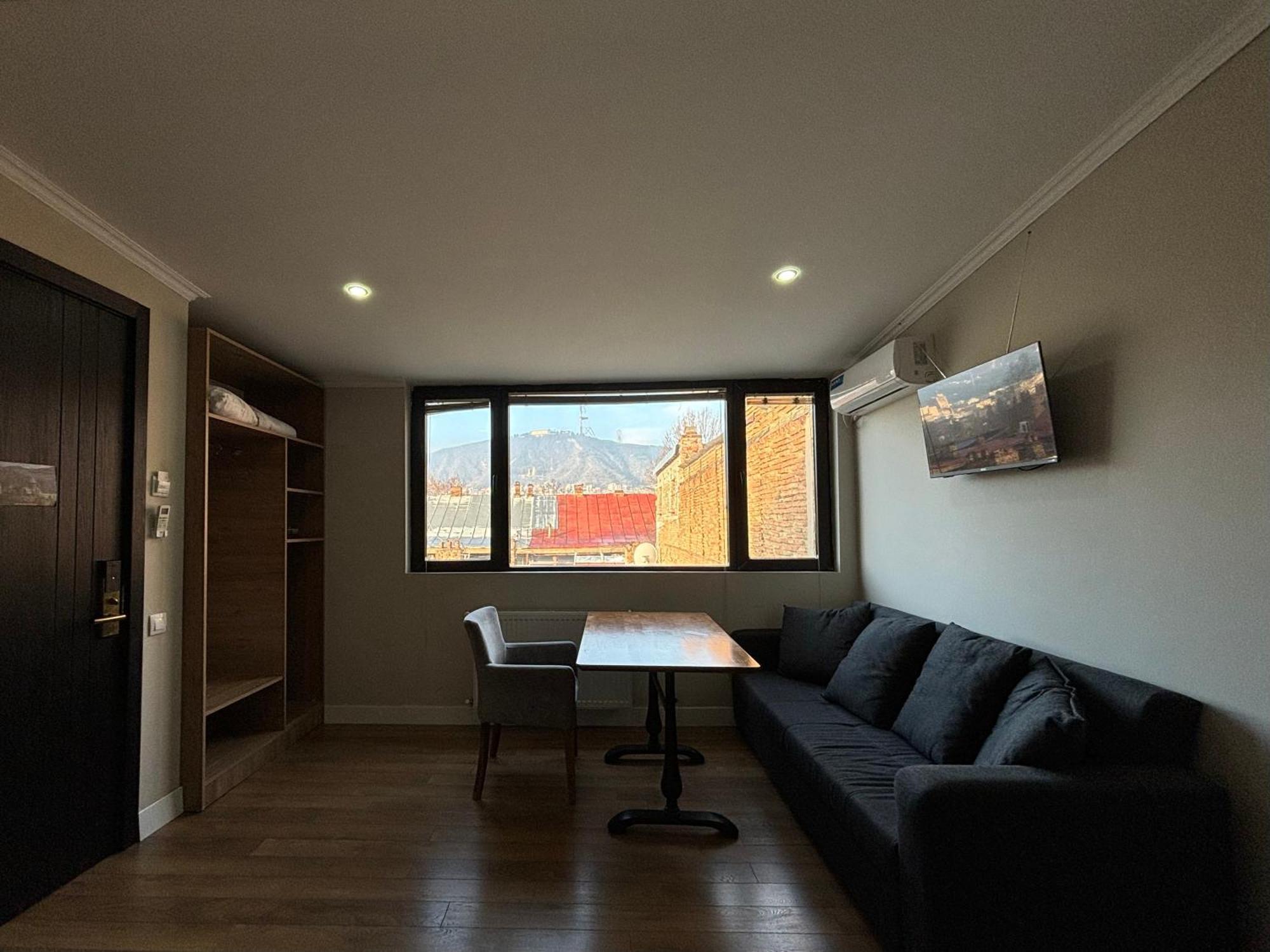 D And D Hotel Tbilisi Ngoại thất bức ảnh